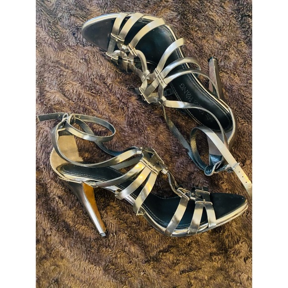 Vera Wang Shoes - Vera wang formal dress heels